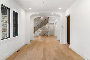 220 Beach Rd, Centre Island, NY 11771 - Photo 8