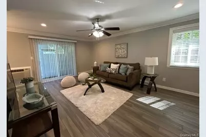 5 Williams Boulevard #5-1N, Lake Grove, NY 11755 - Photo 4