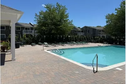 5 Williams Boulevard #5-1N, Lake Grove, NY 11755 - Photo 2