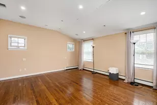 73 Revere Rd, East Hills, NY 11577 - Photo 14