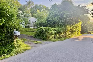 933 South St, Highland, NY 12528 - Photo 2