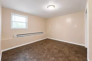 11 Farragut Ave, Lindenhurst, NY 11757 - Photo 18