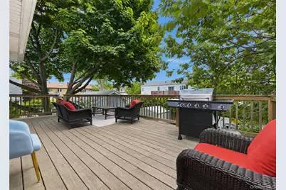 11 Farragut Avenue, Lindenhurst, NY 11757 - Photo 20