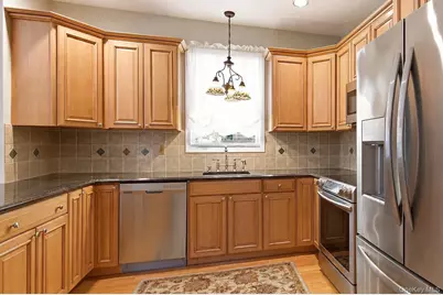 15 Scenicview Crescent, Manorville, NY 11949 - Photo 2