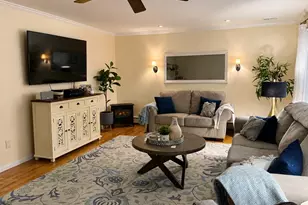 241 Riverside Dr, Riverhead, NY 11901 - Photo 2