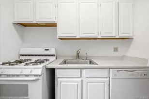 113-14 72nd Rd, Forest Hills, NY 11375 - Photo 16