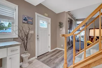 121 Wright Avenue, Deer Park, NY 11729 - Photo 8