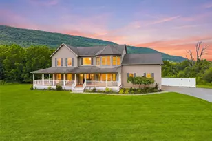 7 Seaman Ct, Highland Mills, NY 10930 - Photo 2