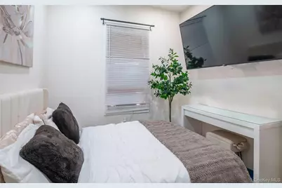 8717 160th Street, Jamaica, NY 11432 - Photo 10