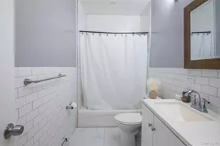 87-17 160th St, Jamaica, NY 11432 - Photo 8