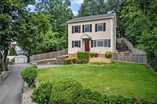 36 Grandview Dr, Mahopac, NY 10541 - Photo 2