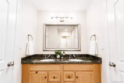 1320 Albany Post Road, Croton on Hudson, NY 10520 - Photo 34