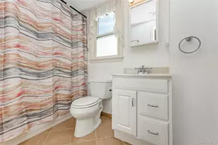 516 Heathcliff Dr, Seaford, NY 11783 - Photo 18