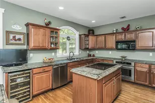 1025 Seawood Dr, Southold, NY 11971 - Photo 12
