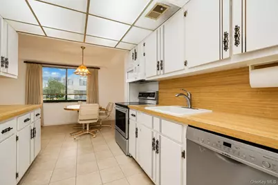 10 Windham Loop #1B, New York, NY 10314 - Photo 4