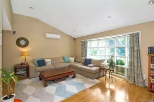 29 Village Dr, Jericho, NY 11753 - Photo 6