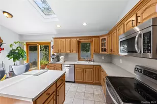 79 Spruce Ln, Valley Stream, NY 11581 - Photo 18