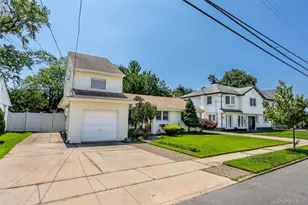 79 Spruce Ln, Valley Stream, NY 11581 - Photo 6