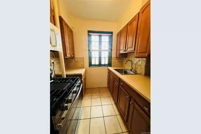 1595 Unionport Road #11A, Bronx, NY 10462 - Photo 4