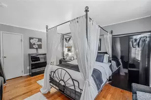 14 Locust St, Ronkonkoma, NY 11779 - Photo 10