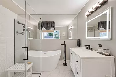 14 Locust Street, Ronkonkoma, NY 11779 - Photo 12