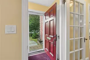 23 Westminster Rd, West Hempstead, NY 11552 - Photo 14