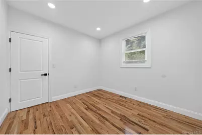15 Grand Place, Huntington Station, NY 11746 - Photo 12