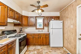 46 Pentmoor Dr, Mastic, NY 11950 - Photo 12