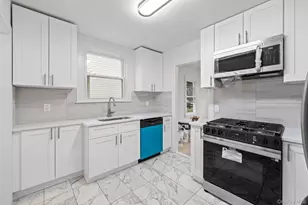 2 Fordham Pl, Hempstead, NY 11550 - Photo 4