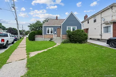 2 Fordham Place, Hempstead, NY 11550 - Photo 14