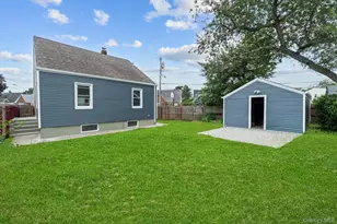 2 Fordham Pl, Hempstead, NY 11550 - Photo 12