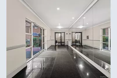67-12 Yellowstone Boulevard #f6, Forest Hills, NY 11375 - Photo 4