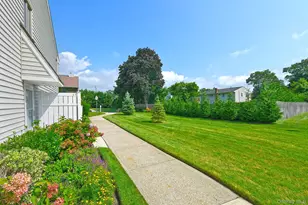 20 Laurel Ave, East Islip, NY 11730 - Photo 24