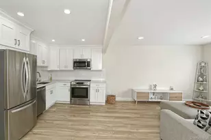 20 Laurel Ave, East Islip, NY 11730 - Photo 12