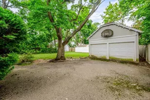 119 Pine St, Woodmere, NY 11598 - Photo 38