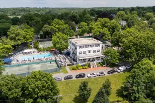 42-30 Douglaston Pkwy, Douglaston, NY 11363 - Photo 40