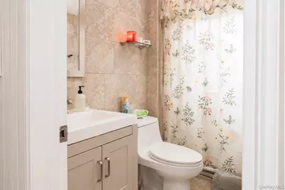 457 Sigmond Street, Freeport, NY 11520 - Photo 16
