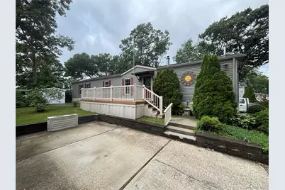 1661 Old Country Road #84, Riverhead, NY 11901 - Photo 4