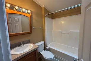 1661 Old Country Rd, Riverhead, NY 11901 - Photo 22