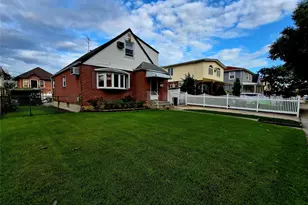 83-33 251st St, Bellerose, NY 11426 - Photo 4