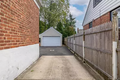 2975 Oceanside Road, Oceanside, NY 11572 - Photo 22