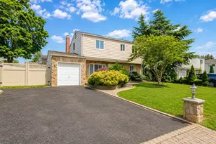 301 W 22nd St, Deer Park, NY 11729 - Photo 2