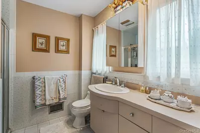 3850 Hillcrest Avenue, Douglaston, NY 11363 - Photo 26