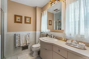 38-50 Hillcrest Ave, Douglaston, NY 11363 - Photo 26