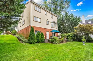 38-50 Hillcrest Ave, Douglaston, NY 11363 - Photo 4