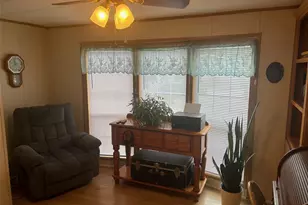 1661 Old Country Rd, Riverhead, NY 11901 - Photo 18