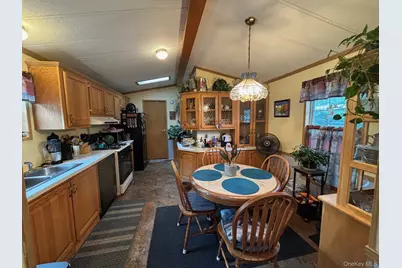 1661 Old Country Road #189, Riverhead, NY 11901 - Photo 10