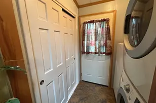 1661 Old Country Rd, Riverhead, NY 11901 - Photo 18