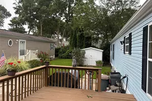 1661 Old Country Rd, Riverhead, NY 11901 - Photo 4