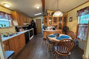 1661 Old Country Rd, Riverhead, NY 11901 - Photo 8
